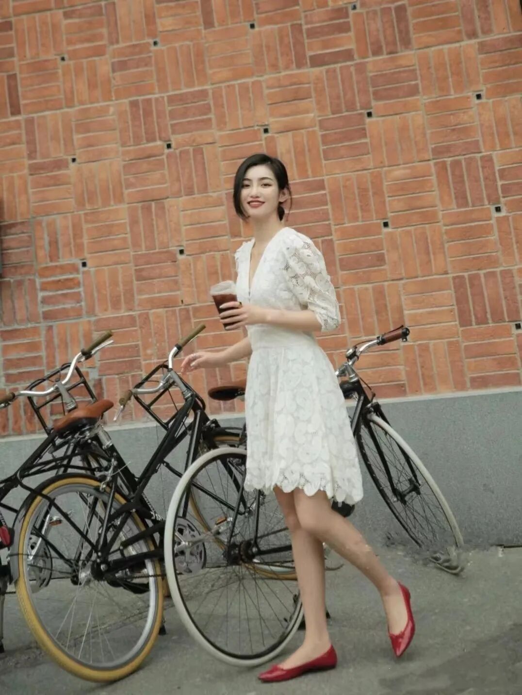 秋天穿什么鞋子百搭 有品味的女人都选这三双 百搭优雅又不挑人!(2)