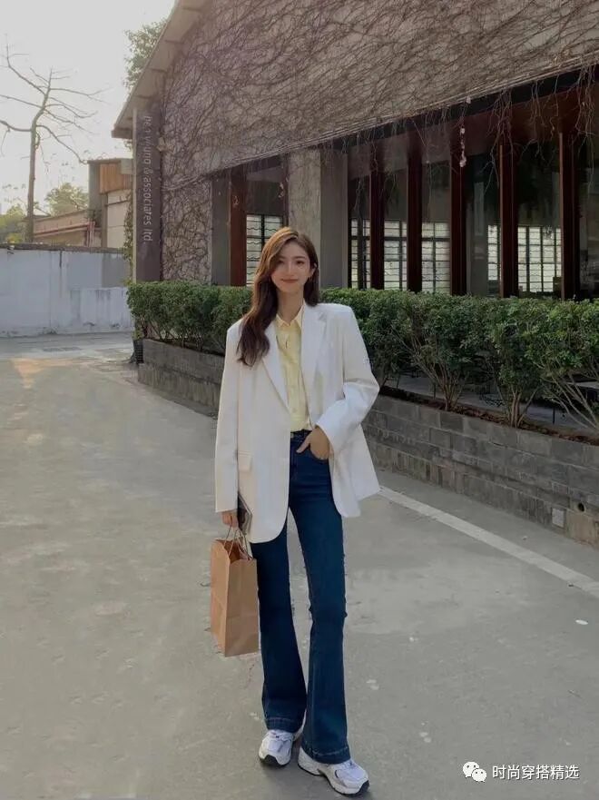 西装外套搭配牛仔裤好看吗 今秋女生这样穿 成熟又优雅!(5)