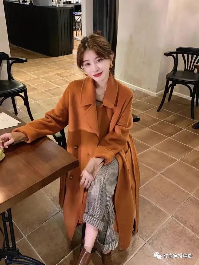女孩怎么搭配衣服更显气质 学会这三个配色技巧 魅力有品位(3)