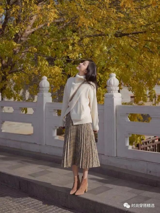 今年流行什么样靴子 马丁靴out了 无痕靴火了,优雅又高级(2)